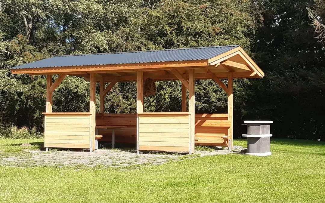 Es wird langsam Zeit für eine Rast in  Holzdorf: Für alle und mit Aussicht!