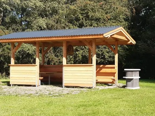 Es wird langsam Zeit für eine Rast in  Holzdorf: Für alle und mit Aussicht!