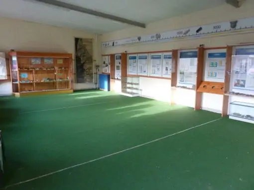 Umgestaltung eines Vortragsraumes in einen multimedialen Vortrags,- Seminar- und Filmraum im Naturerlebniszentrum Maasholm (NEZ)