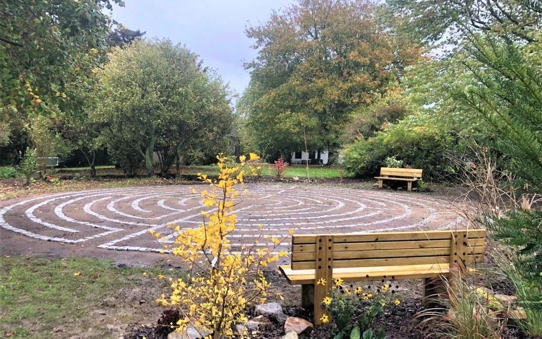 Neugestaltung eines Ortes der Entschleunigung mit begehbarem Labyrinth auf dem Kirchberg Neukirchen