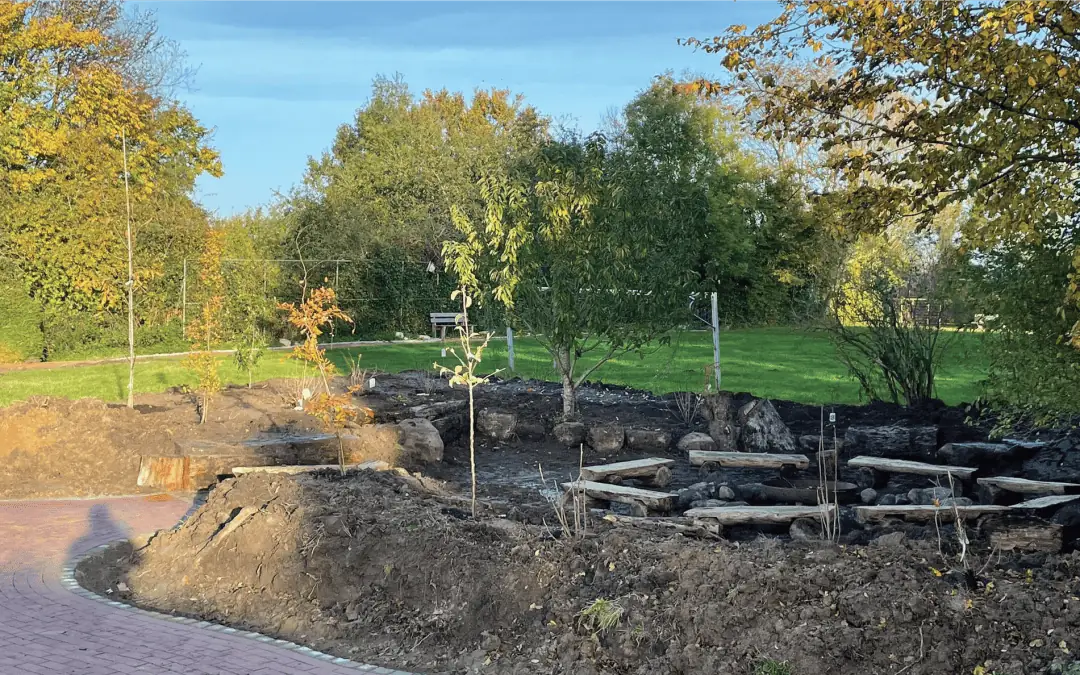 Neugestaltung einer Naturfeuerstelle und ihrer Zuwegung als Naturerlebnisort auf dem Kirchberg Neukirchen