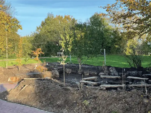 Neugestaltung einer Naturfeuerstelle und ihrer Zuwegung als Naturerlebnisort auf dem Kirchberg Neukirchen
