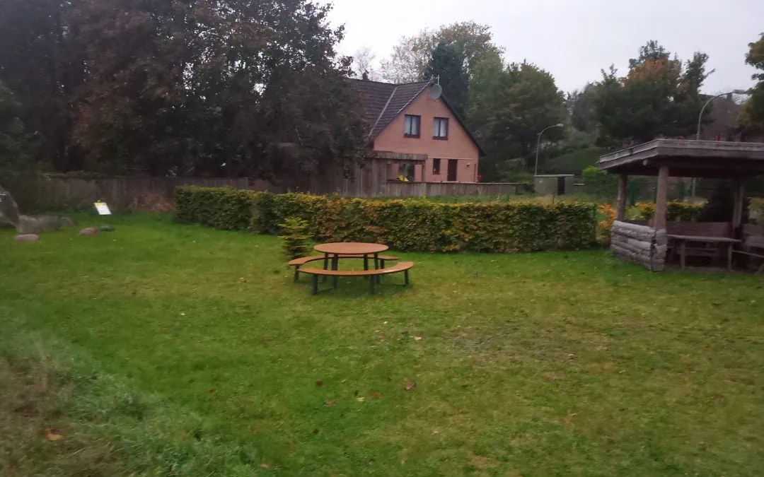 Regionale Wanderwegebeschilderung durch regional einheitliche Beschilderung sowie Rastplatz