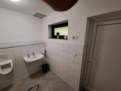 Barrierefreie Modernisierung der Sanitäreinrichtung und der vorhandenen Zuwegung zur Ruhehalle bei der St. Annen-Kirche