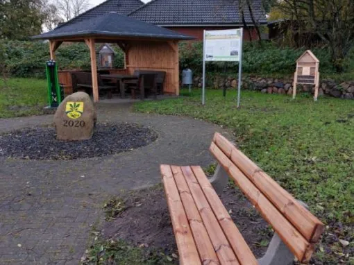 Bau eines Rastunterstandes mit Infotafel und Infrastrukturmaßnahmen